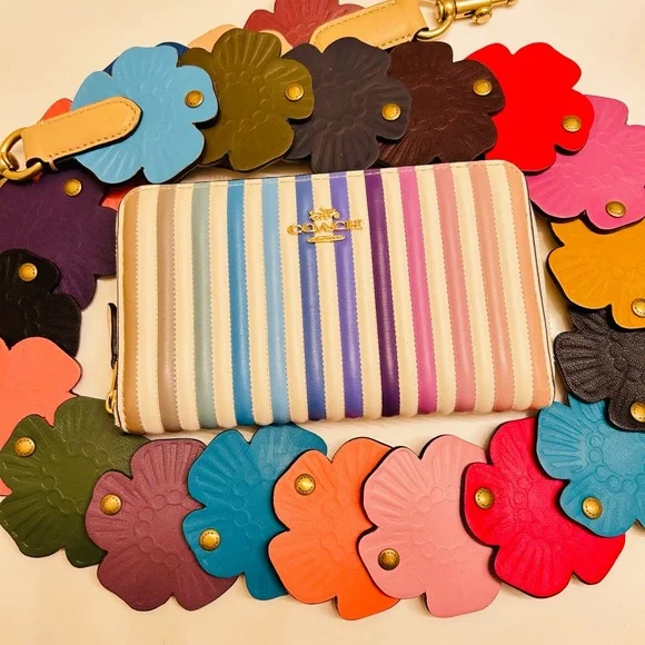 NWOT Rare Coach Rainbow Wallet - Picture 7 of 14